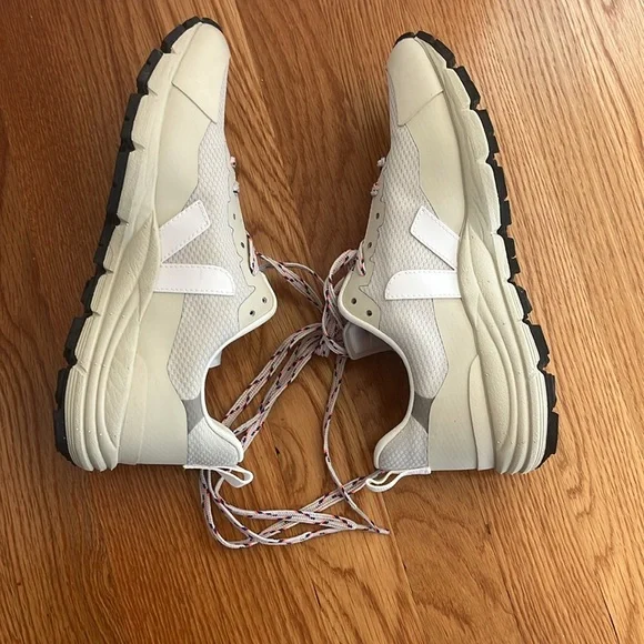 VEJA Dekkan Alveomesh Size 9 NEW - Picture 6 of 16